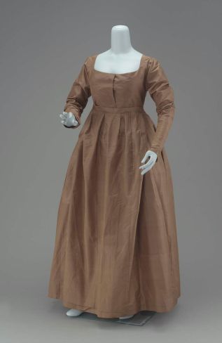 A Quaker's dress of greenish-brown taffeta American, Early 19th century. MFA Boston. 52.1769