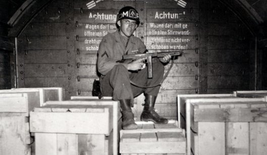 GI guards works of art stolen by the Nazis